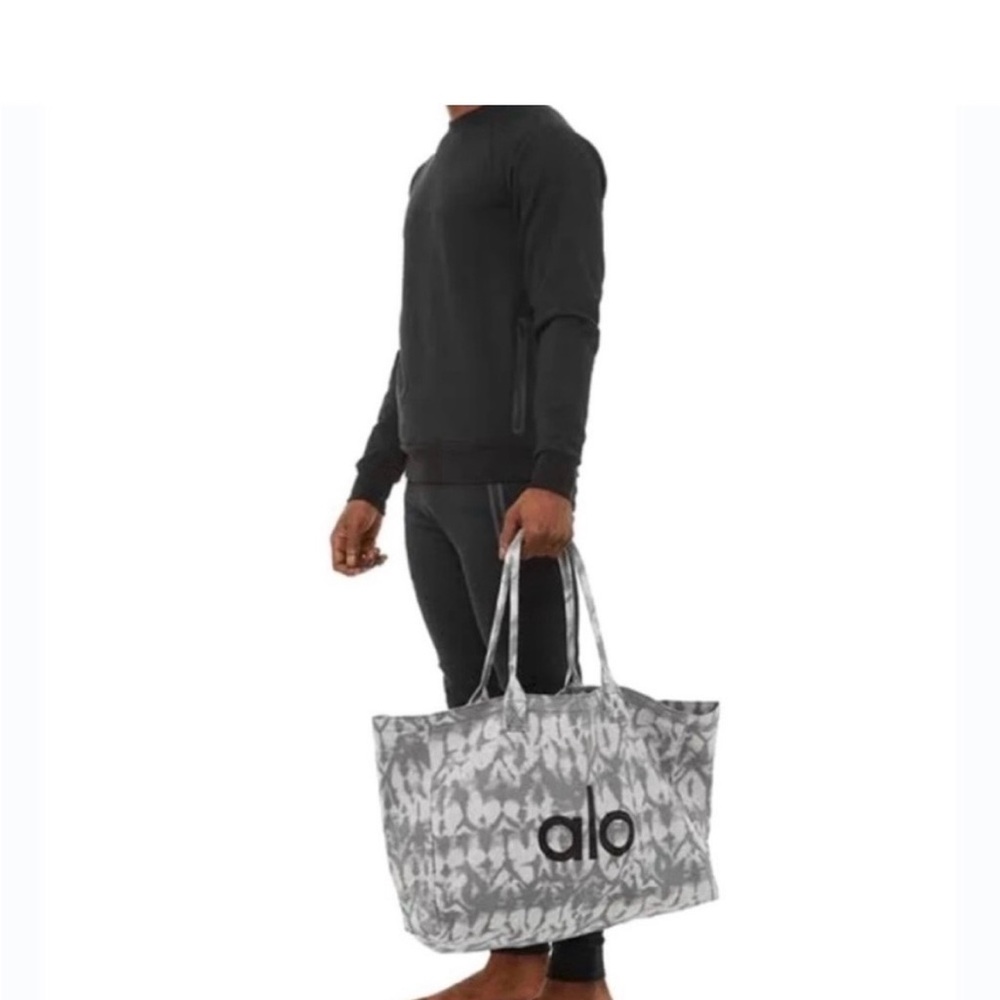 ALO Yoga Tie-Dye Gray Tote Bag - Picture 3 of 6